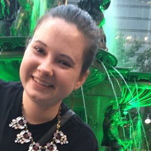 Meet your Posher, Alicia